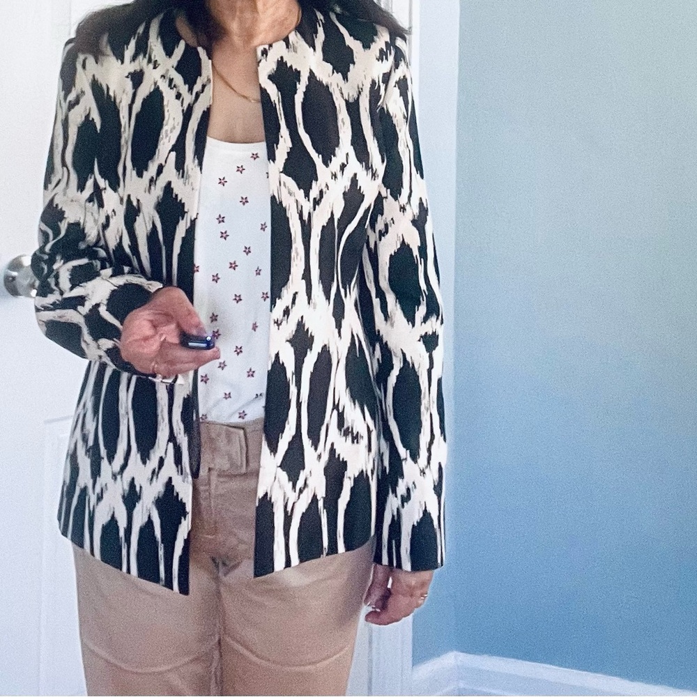 Jones Studio Black and White Patterned Blazer